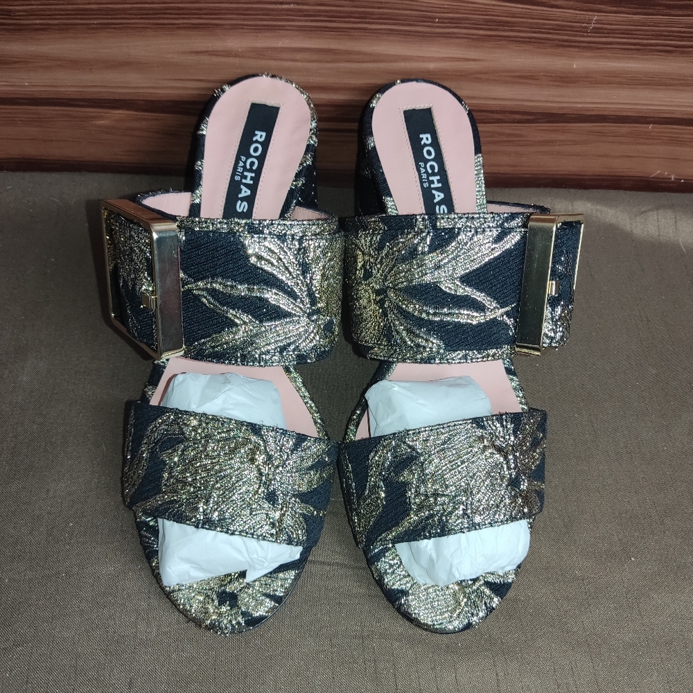 block heel buckle sandals